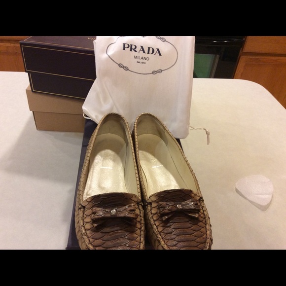 Prada flats - Picture 2 of 4